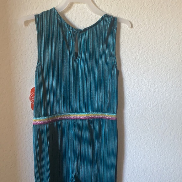 Jumper - Picture 2 of 3